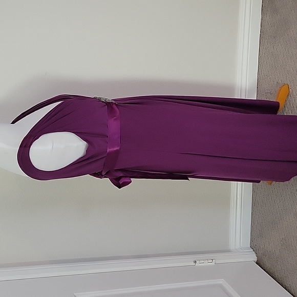 Beautiful Formal/Party Dress - Picture 5 of 9